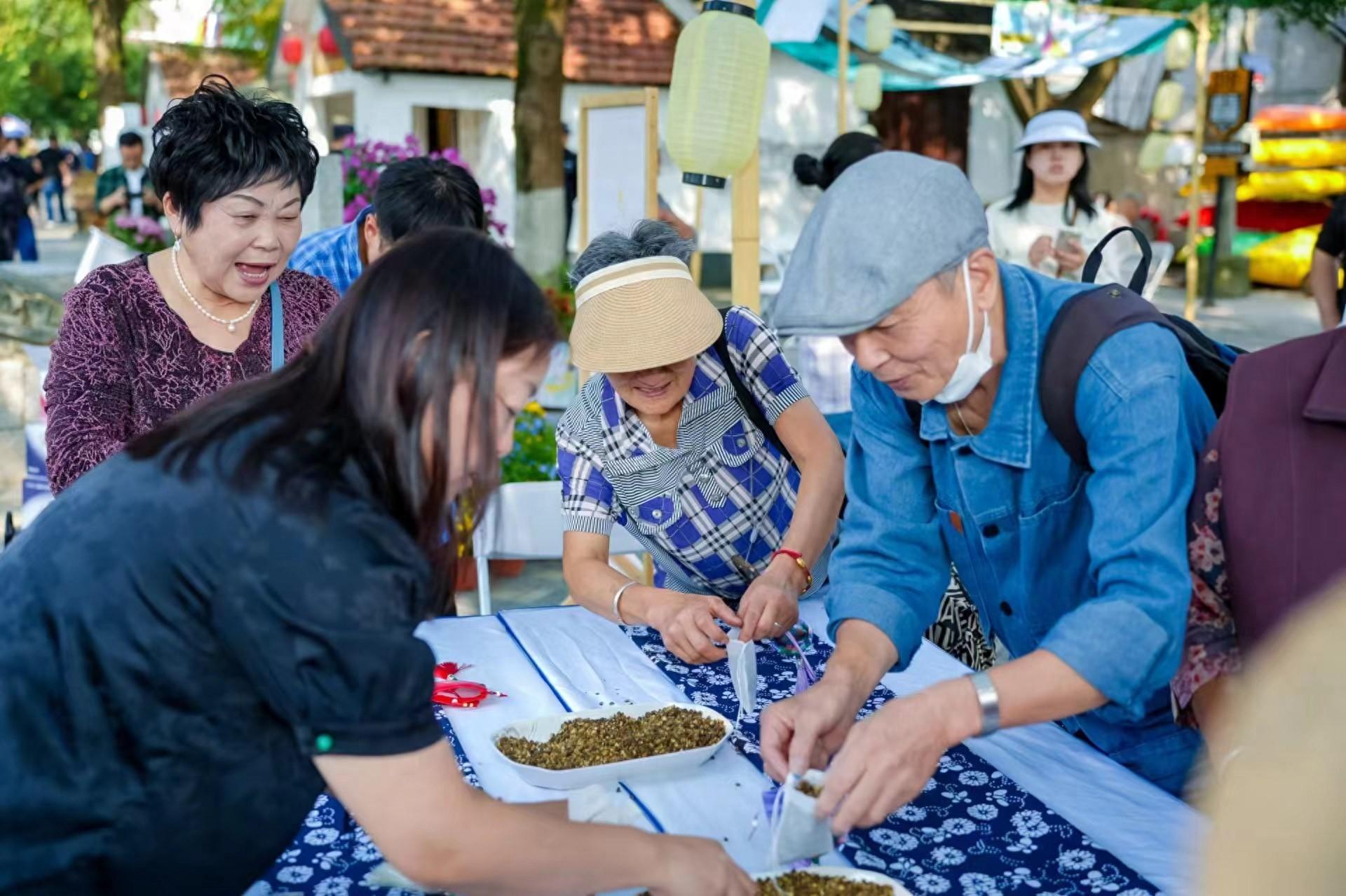 重阳承古韵，非遗展魅力！快来金泽古镇，沉浸式感受非遗之美  第1张