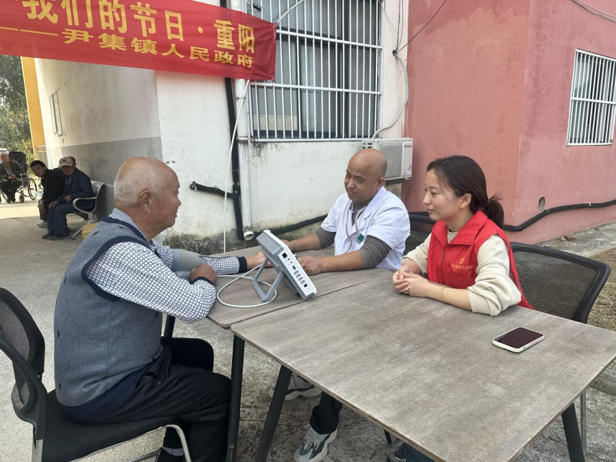 灵璧县各级团组织开展重阳节志愿服务活动，为老人送去温暖与关怀  第7张
