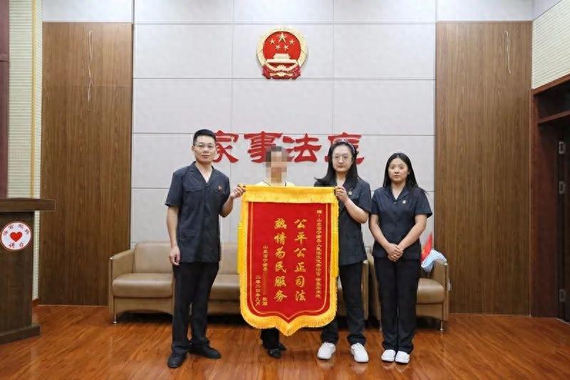 八旬老人无人赡养，法院调解能否挽回亲情？  第1张