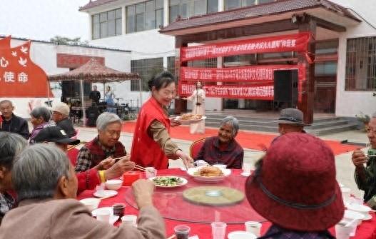 曲阜陵城镇：秋意浓情满，孝善美德传，同庆九九重阳唱大戏和谐宴  第1张