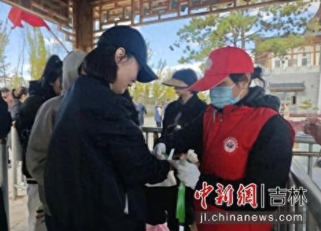 国庆 4 万人次涌入琵岩山，文明旅游暖人心  第1张
