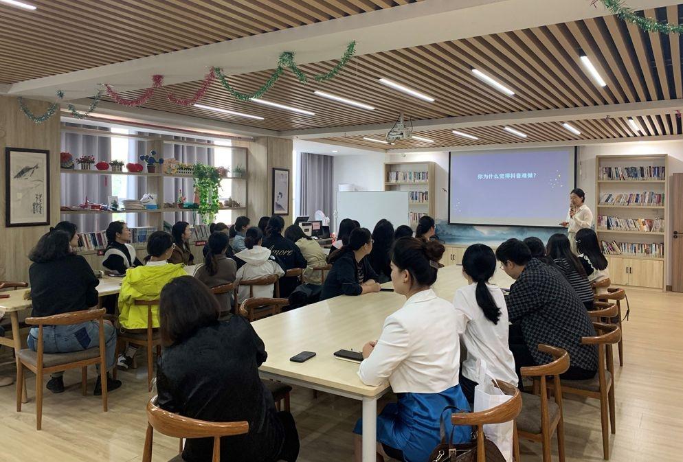 抖音创业秘籍大公开！幸福街道妇女培训班助你开启成功之路  第2张