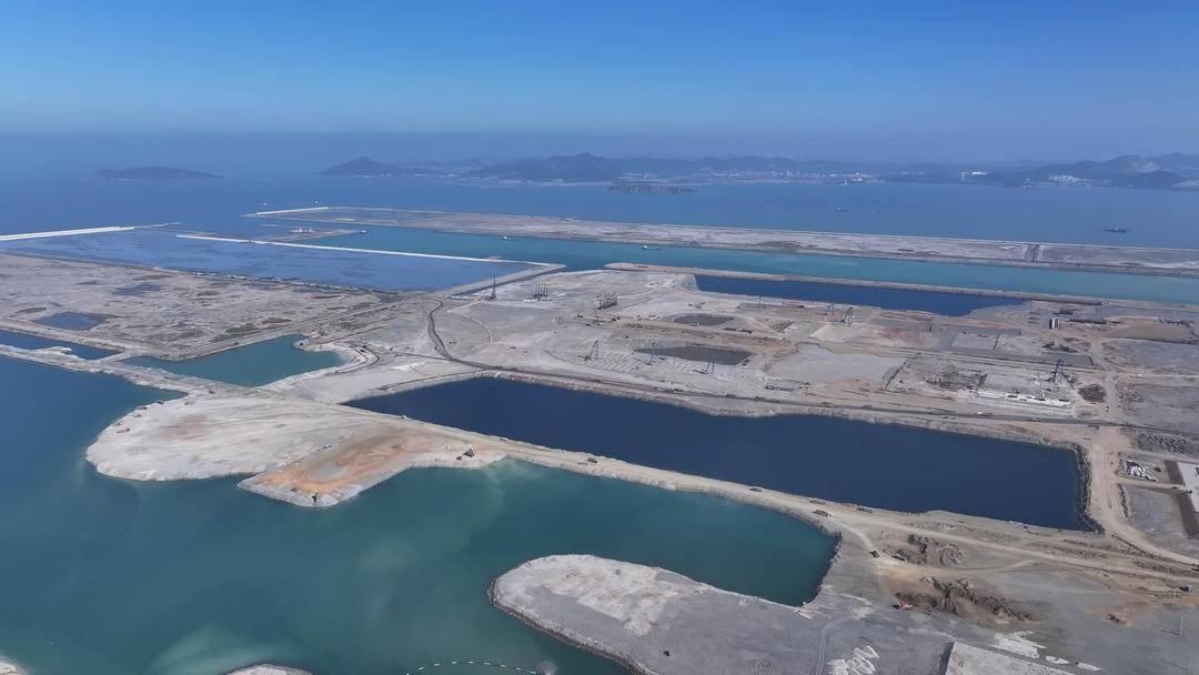 40 万立方米混凝土、4.3 万吨钢筋！大连金州湾国际机场航站楼桩基础工程正式开工  第3张