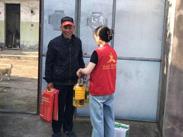 连续 6 年发重阳大礼包，海盐县百步镇超同村为何如此重视老人？