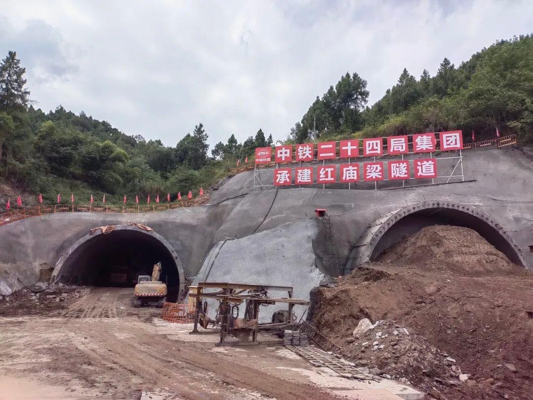 阆营高速施工稳步推进，嘉陵江特大桥主墩 0 号块顺利浇筑  第3张