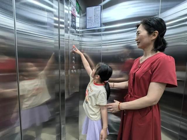 泗泾镇西南名苑 31 号楼电梯加装一波三折，最终梦想成真  第2张