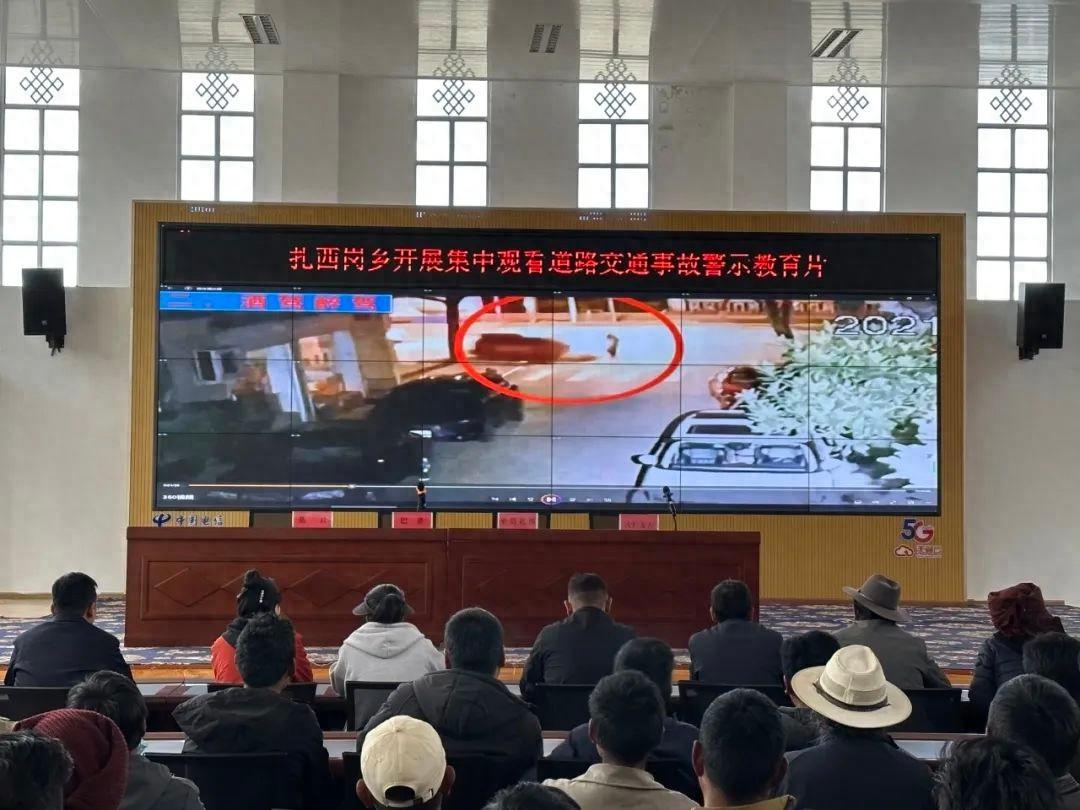 拉萨交警全力筑牢安全防线，守护你的每一次出行  第1张