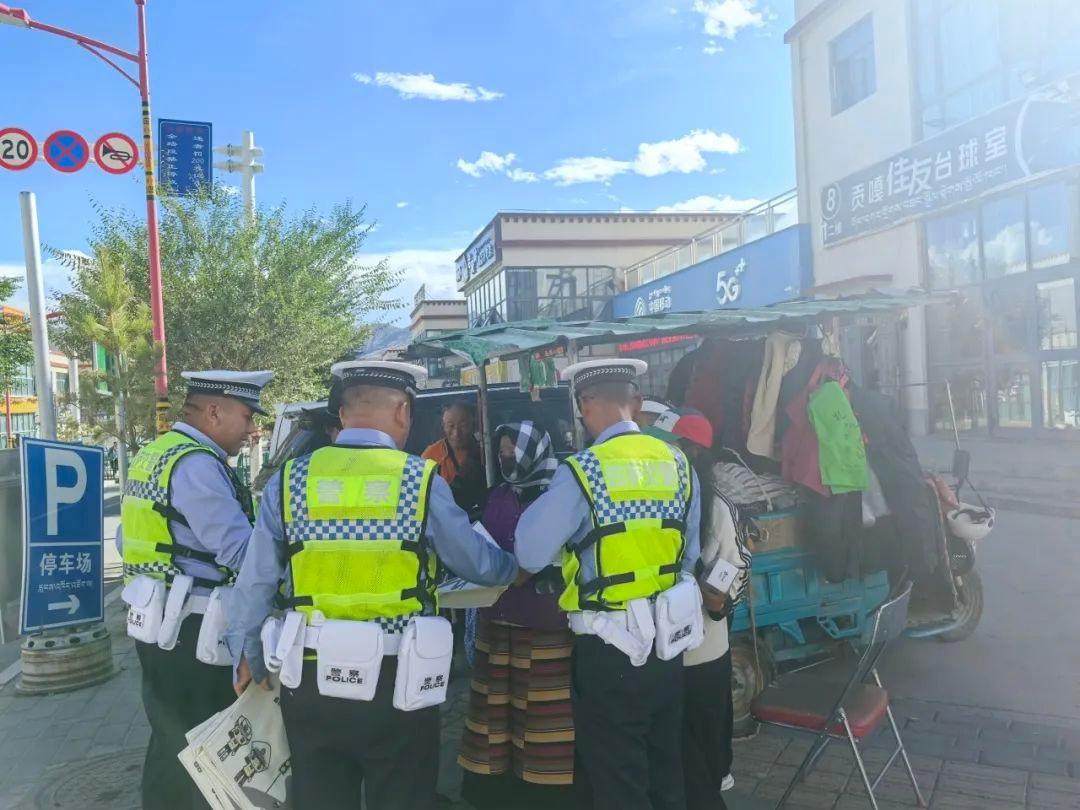拉萨交警全力筑牢安全防线，守护你的每一次出行  第2张