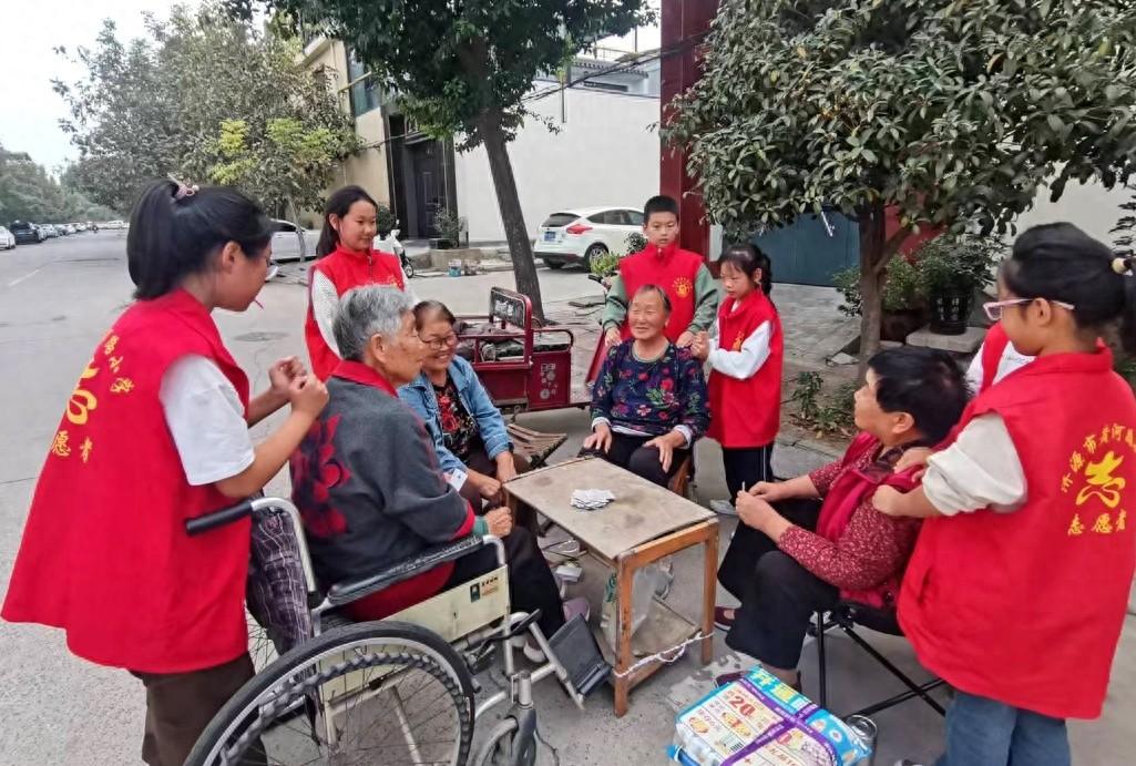 爱在重阳，传承美德！济源市黄河路小学这样做  第1张