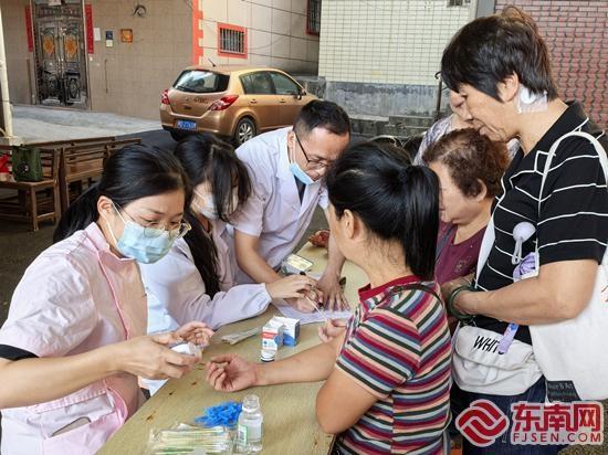 直击痛点！集美区卫健系统敬老月活动，为老人送健康，你参加了吗？  第4张