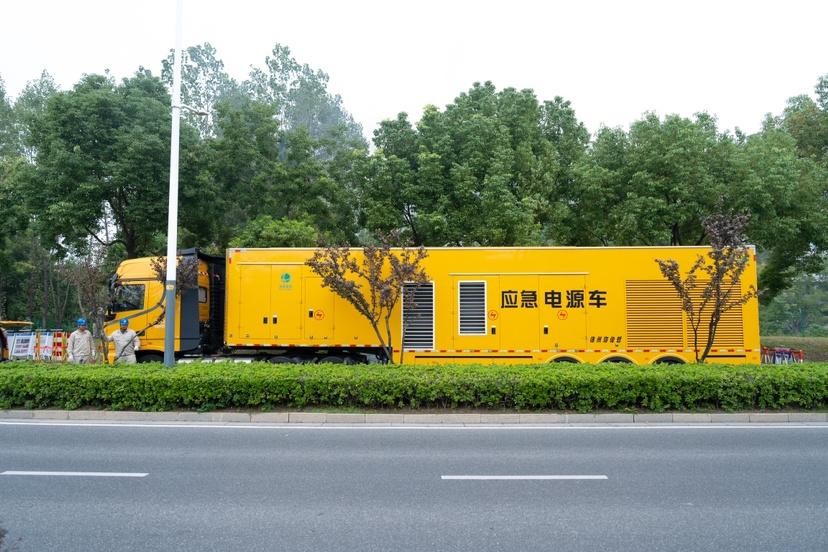 江苏省唯一！南京供电公司首次应用 20 千伏发电车，实现全电压等级发电  第2张
