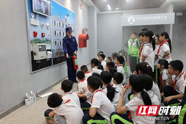 五分钟内无法正常点亮的消防应急灯具竟是不合格产品？  第2张