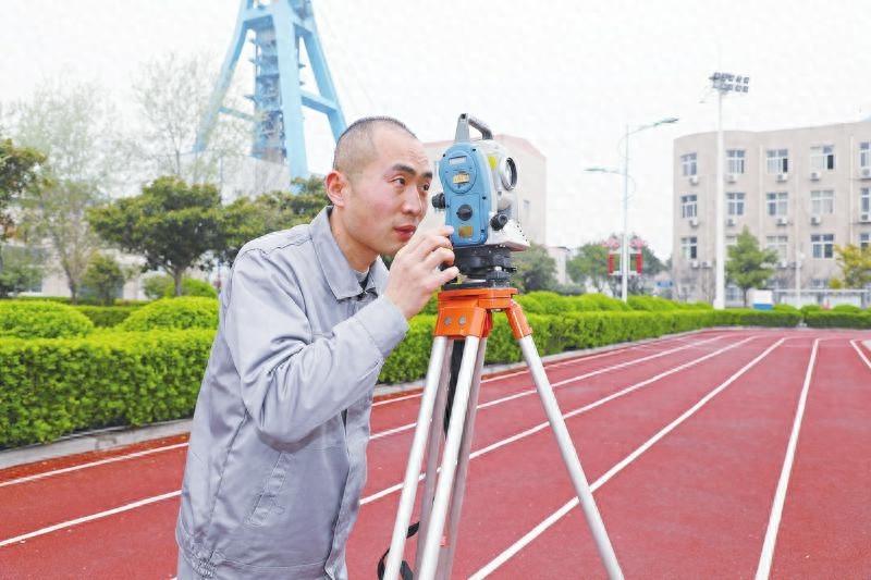 从普通测量工到技术大拿，他用 16 年书写青春答卷  第1张