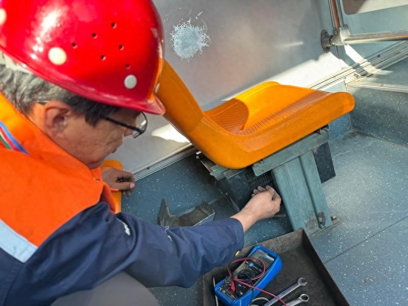 青岛公交车辆开启暖风检修,保障市民温暖乘车 第1张 青岛公交车辆开启暖风检修,保障市民温暖乘车 第1张