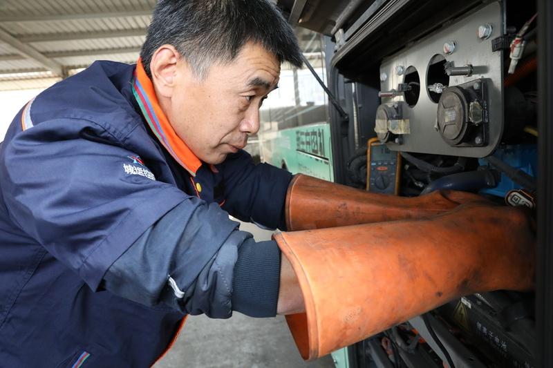 青岛公交车辆开启暖风检修,保障市民温暖乘车 第2张 青岛公交车辆开启暖风检修,保障市民温暖乘车 第2张