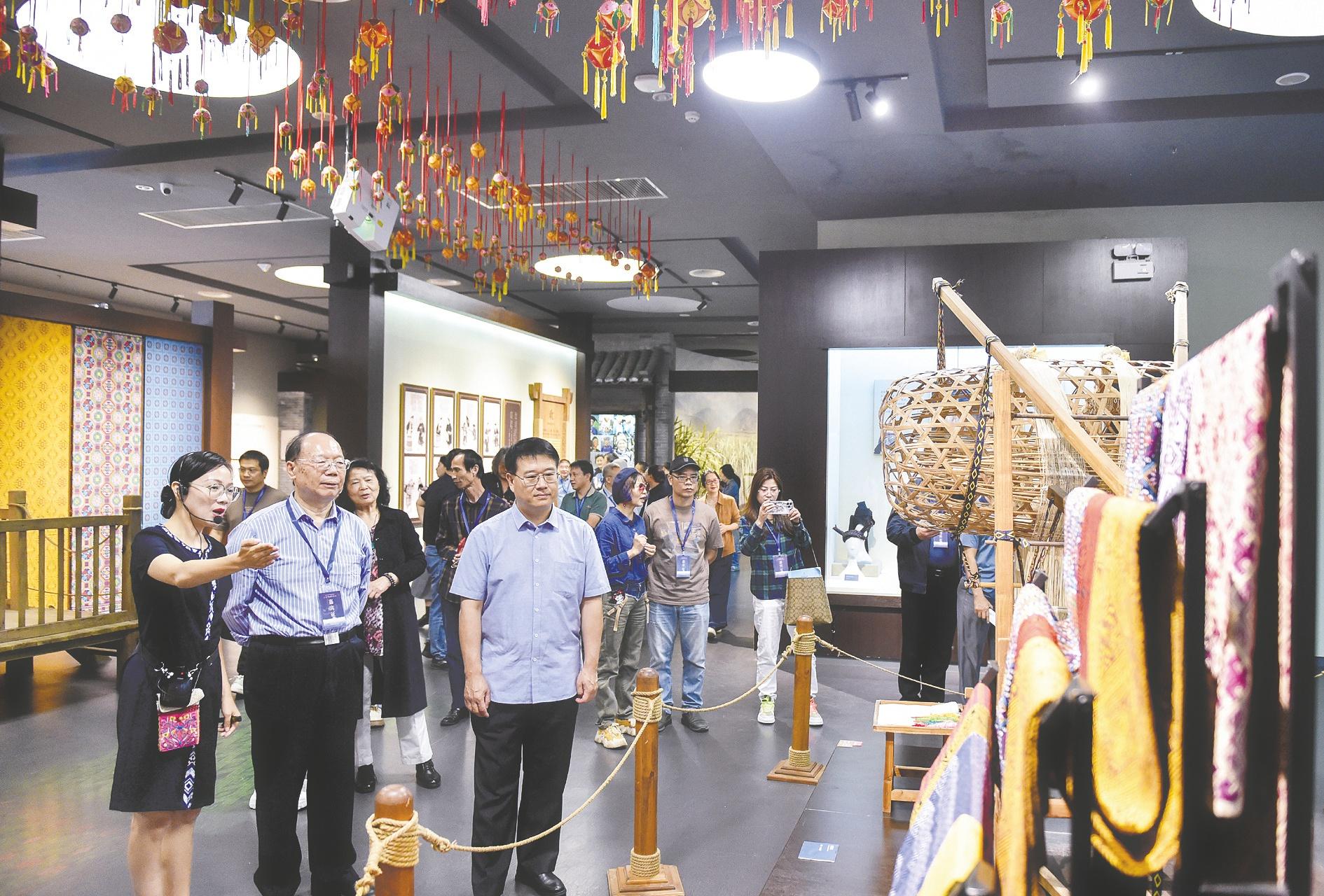 诗歌与城市的浪漫邂逅！南宁国际诗歌周，带你领略不一样的诗意邕城  第2张
