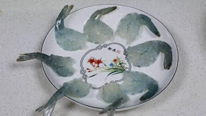 神奇！东营现宝石蓝虾，颜色如宝石，可生食还稳产高产  第1张