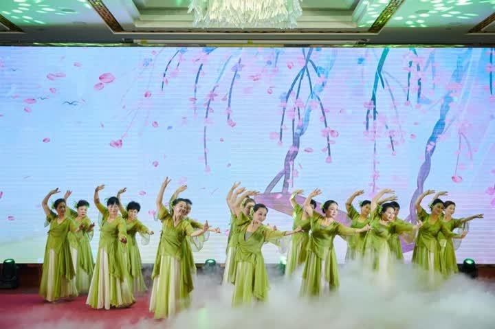 金秋十月，文扬社区这场文艺演出，为何吸引众多居民？  第3张