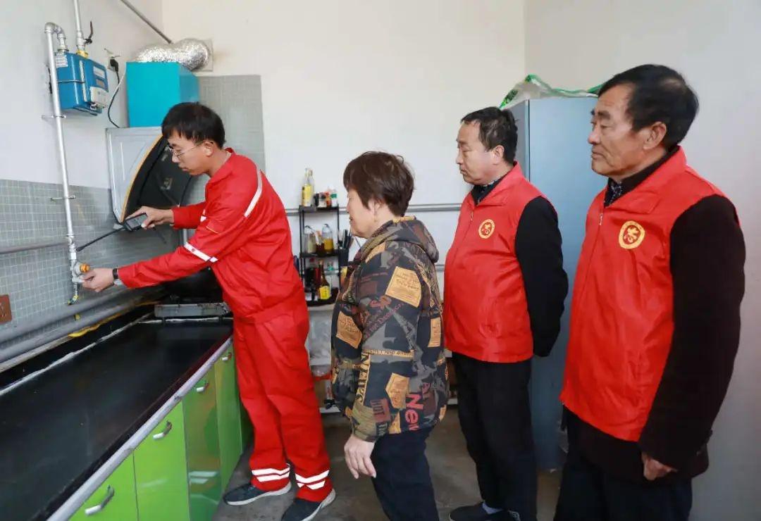 供暖季临近，固安县相关部门全面开展供暖巡检和设备调试工作，为群众取暖保驾护航  第3张