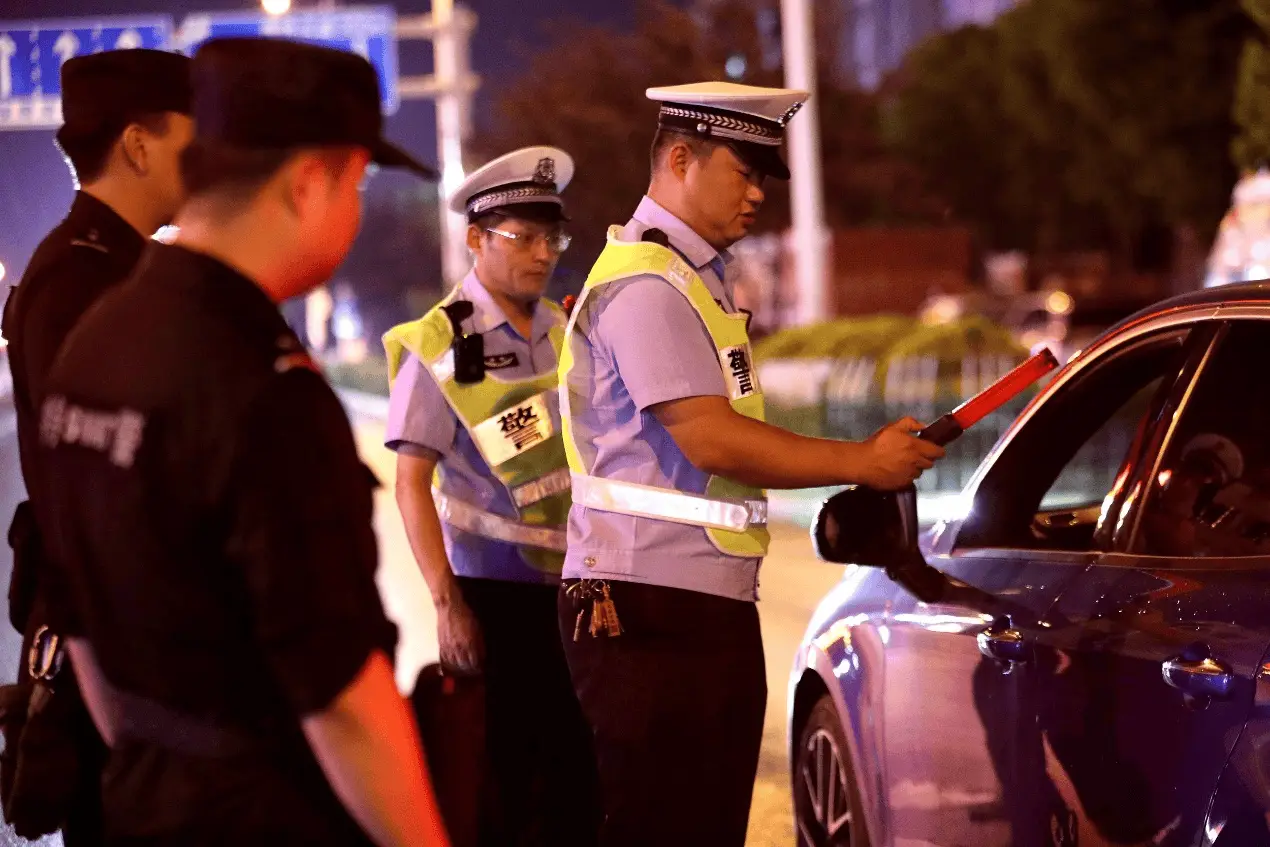 学术的风吹到酒吧，年轻人流行这么喝？你敢尝试吗？  第4张