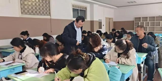新怡小学多措并举，激发孩子书写热情，种下文化自信种子  第3张