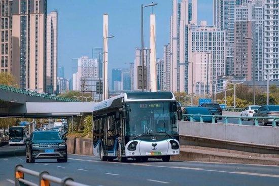 成都 2000 万人口，687 万辆车！拥堵常态化，如何破局？  第3张