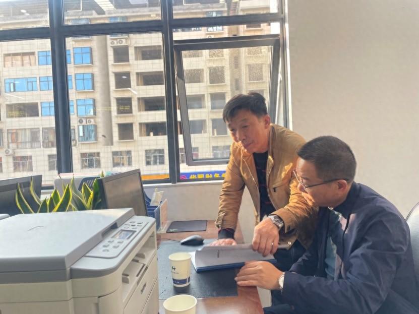 邵阳县林业局主要负责人走进政务服务中心林业窗口，以实际行动优化营商环境  第1张