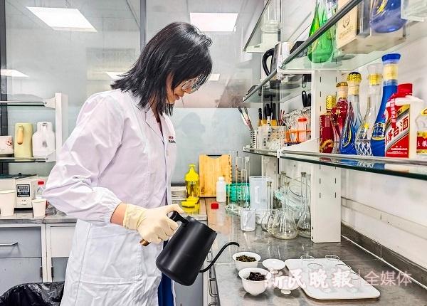 你知道吗？火腿、河豚、薯片等食物的风味奥秘竟藏在这间实验室里  第2张