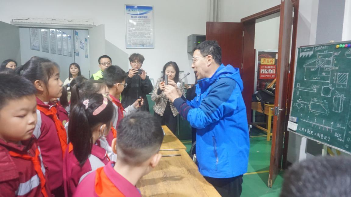 快来！带孩子们走进西安邮电大学，开启通信科技探索之旅  第2张