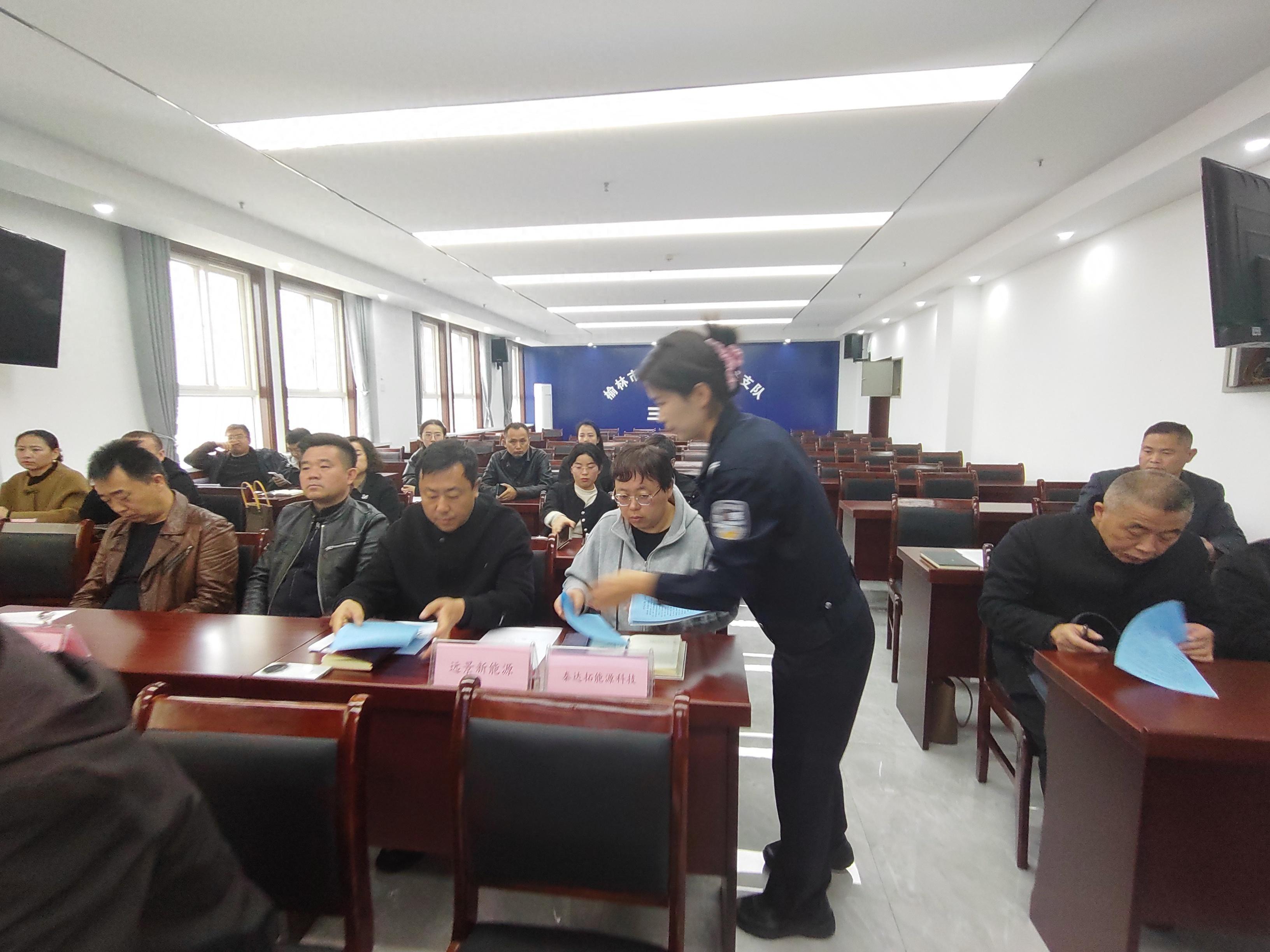 榆林交警三大队联合多部门开展活动，从源头预防交通事故，保障运营安全  第1张