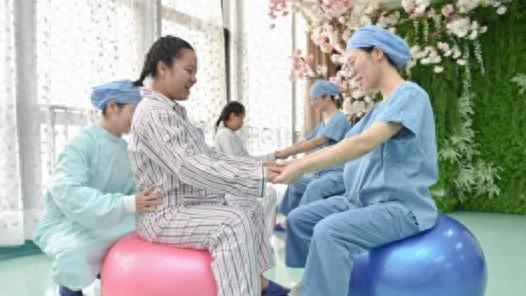 女职工三期劳动保护全知道！怀孕、哺乳期间，这些权益你都有  第1张