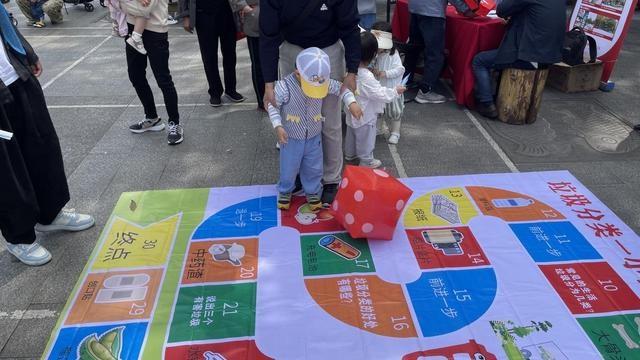 你绝对没见过！杭州这个社区竟把垃圾分类玩出了新花样  第3张
