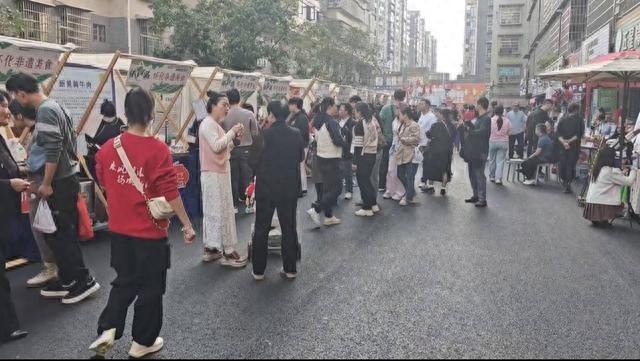 理发店爆火后，野生动植物园竟携黑熊等动物现场展示，结果……  第1张
