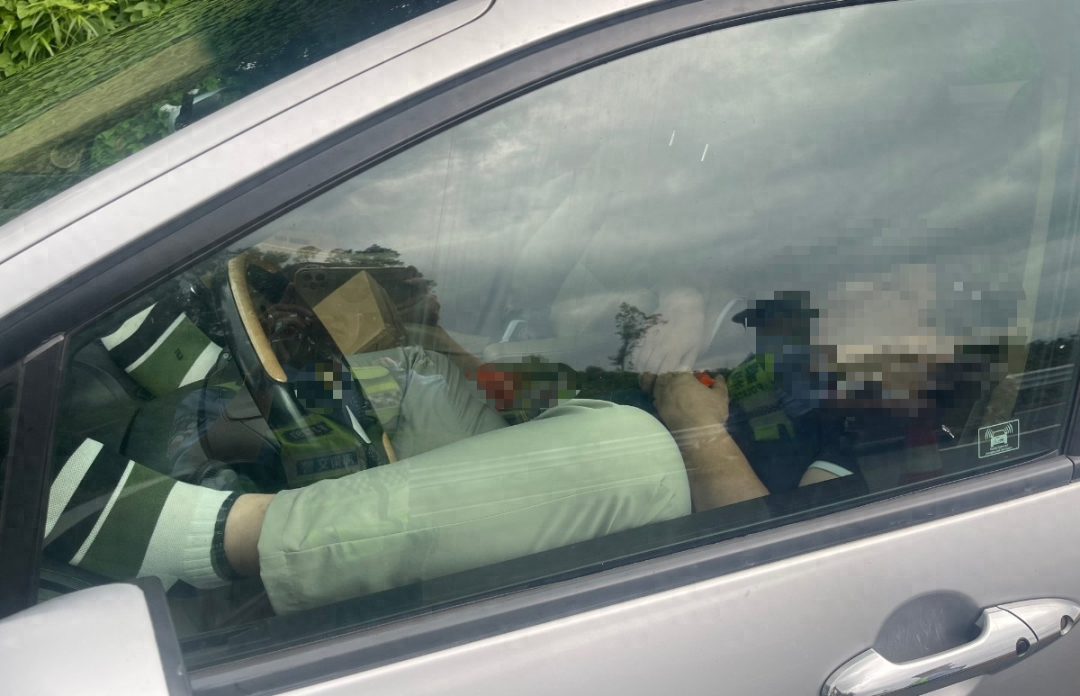 随意占用应急车道？交警：这种行为违法  第1张