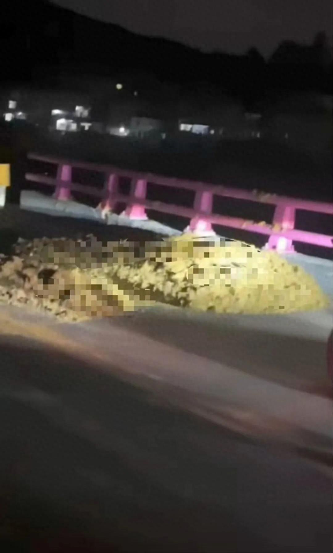贵阳摩托车手深夜狂飙，竟遭粪便炸弹袭击