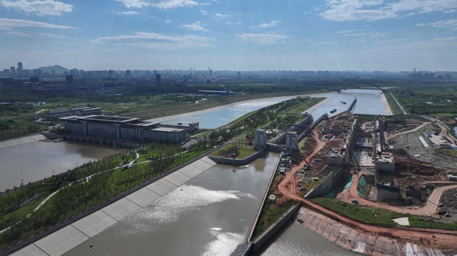 2025 年 5 月 31 日完工！引江济淮蜀山枢纽工程复线船闸建设正酣