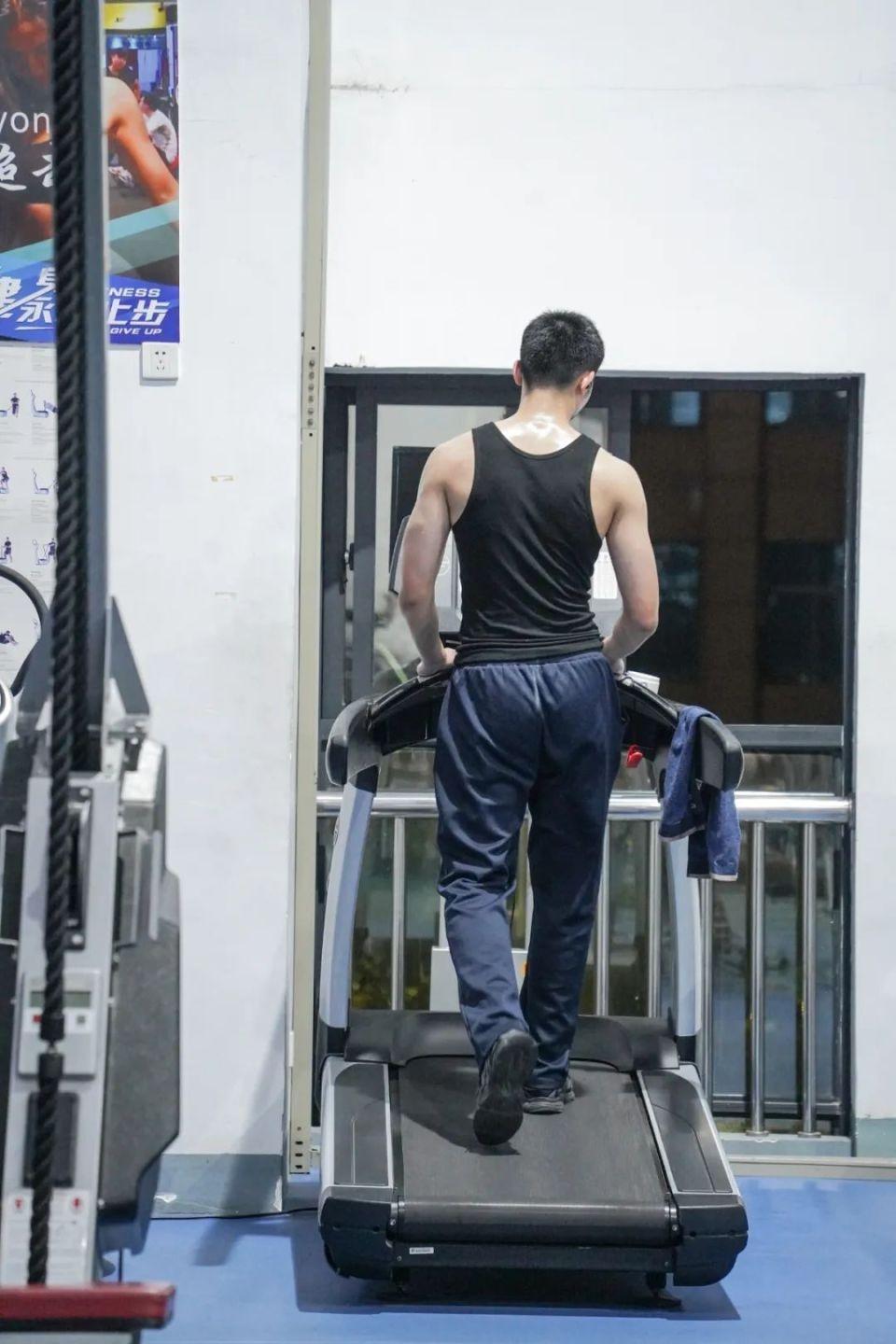 浙江警察学院健身房爆满，一天接待 600 多人次，这是什么神仙地方？  第4张