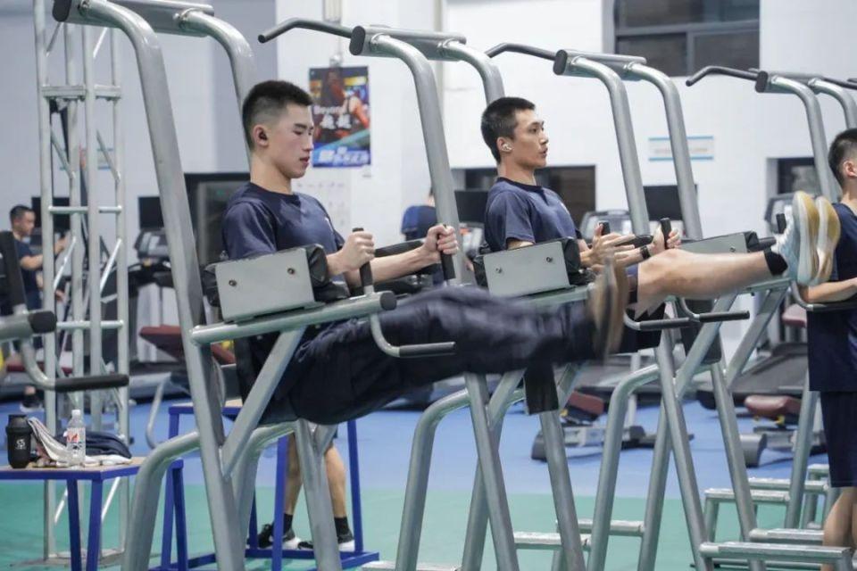 浙江警察学院健身房爆满，一天接待 600 多人次，这是什么神仙地方？  第5张