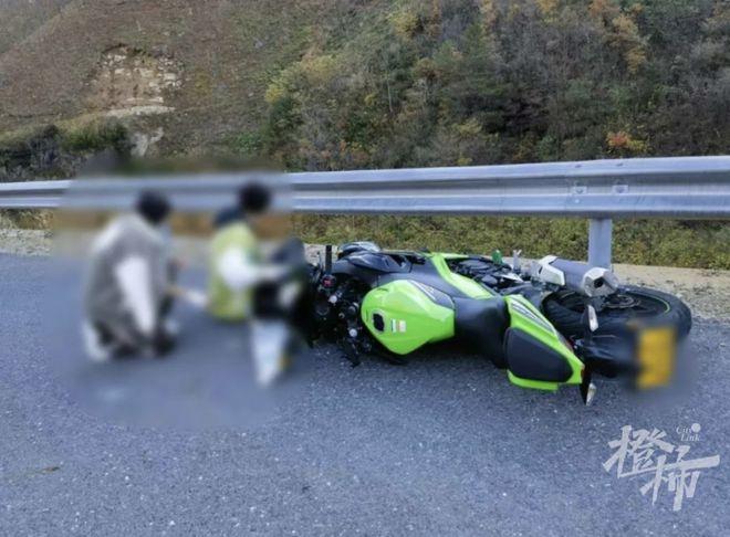 资深驴友太子尖看日出意外受伤，路过医生挺身而出  第2张