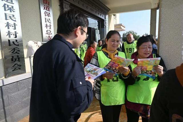 11 月 12 日沅江市交警大队送考下乡，解决农村群众考取摩托车驾驶证不便问题  第4张