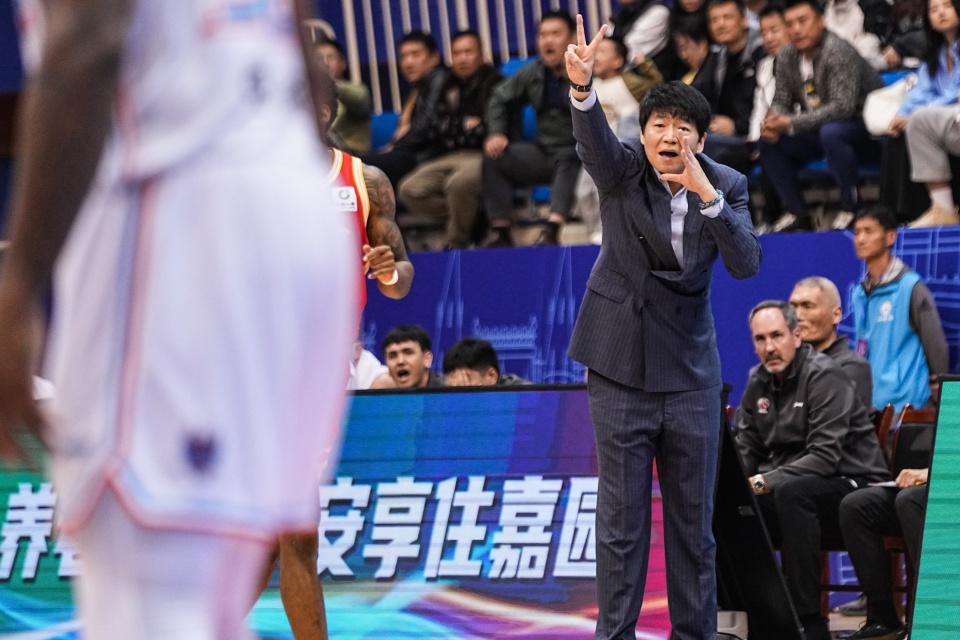 CBA 俱乐部杯赛：山东高速队 68 比 61 战胜浙江方兴渡队，精彩瞬间全记录  第3张