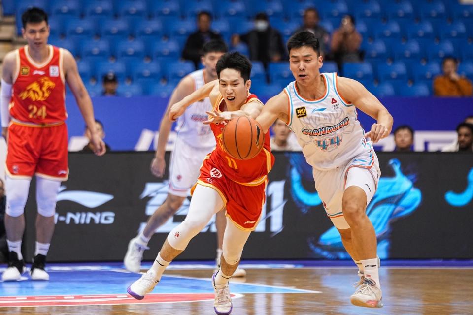 CBA 俱乐部杯赛：山东高速队 68 比 61 战胜浙江方兴渡队，精彩瞬间全记录  第4张