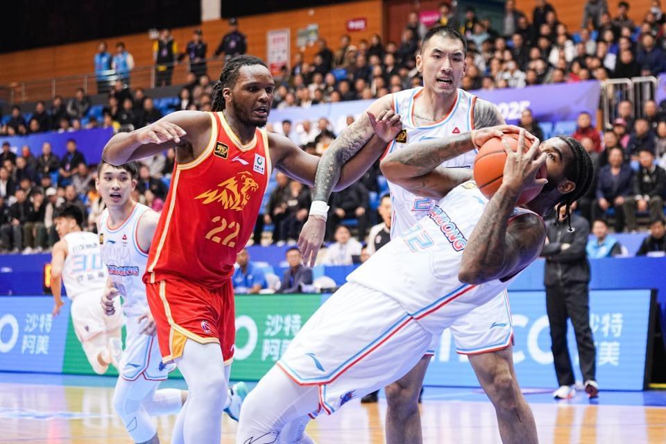 CBA 俱乐部杯赛：山东高速队 68 比 61 战胜浙江方兴渡队，精彩瞬间全记录  第7张