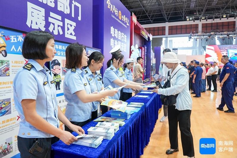 1 分 20 秒！消防官兵极速穿越障碍救人，展现专业救援水平  第3张