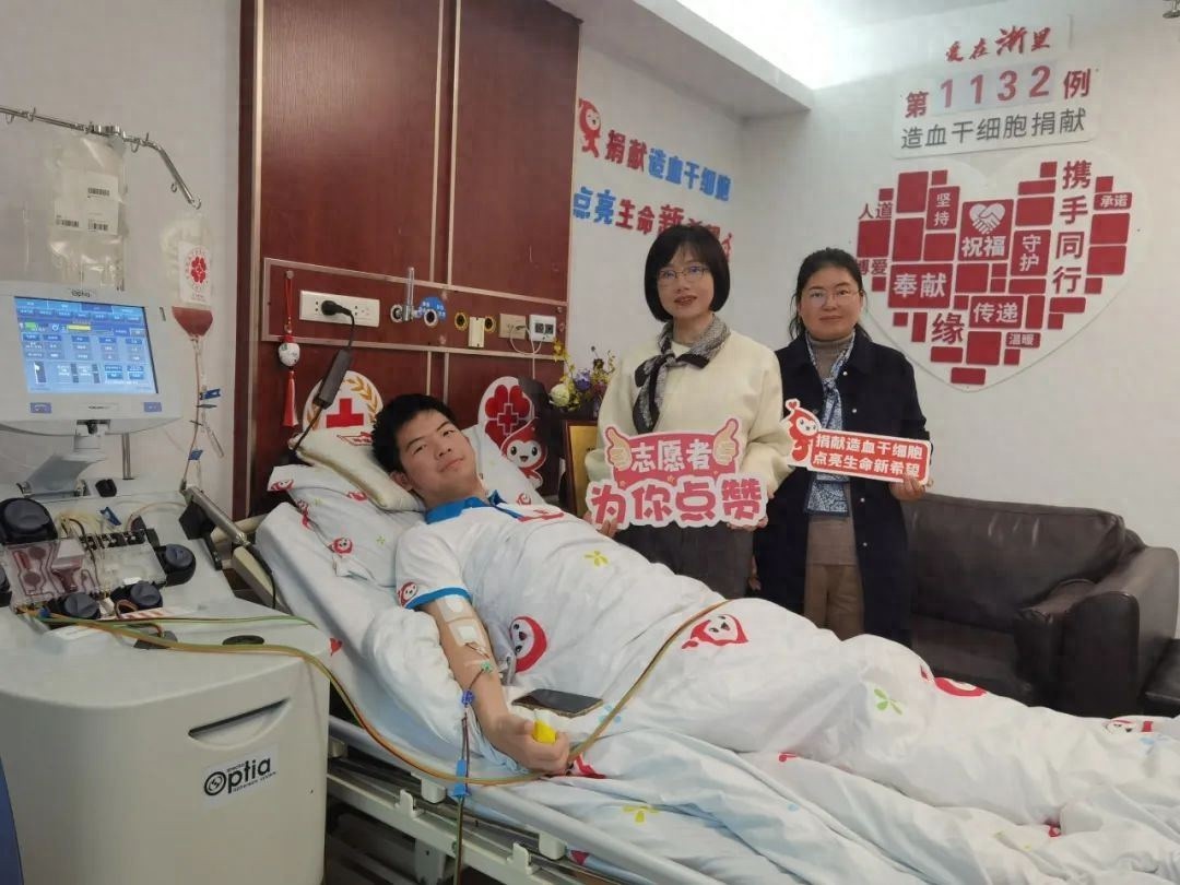 00后医生捐献270毫升造血干细胞，为陌生患者带来新生希望  第1张