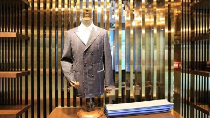 培罗蒙96岁高龄仍风华正茂，2000位顾客为何愿意为上海高定买单？