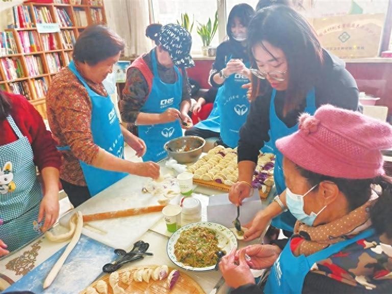 12月10日，兰州古浪路社区包饺子活动，香气四溢，邻里情深，你参与了吗？  第1张
