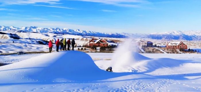 祁连山滑雪场火爆开业，冬季滑雪新体验，你准备好了吗？  第2张