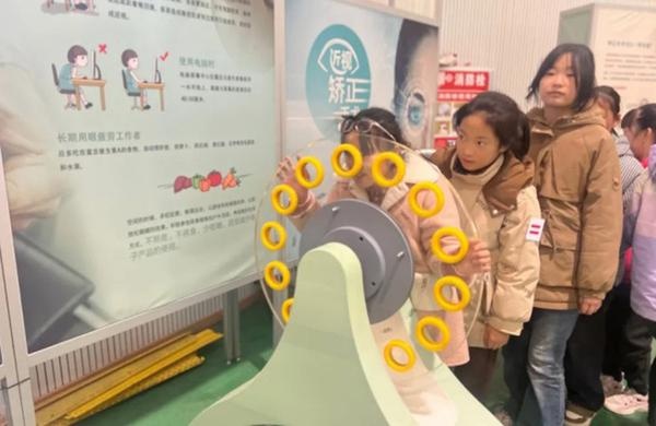 庐江县城北小学幸福校区：一场让千名学生惊叹的科普盛宴，你不想知道发生了什么吗？  第5张