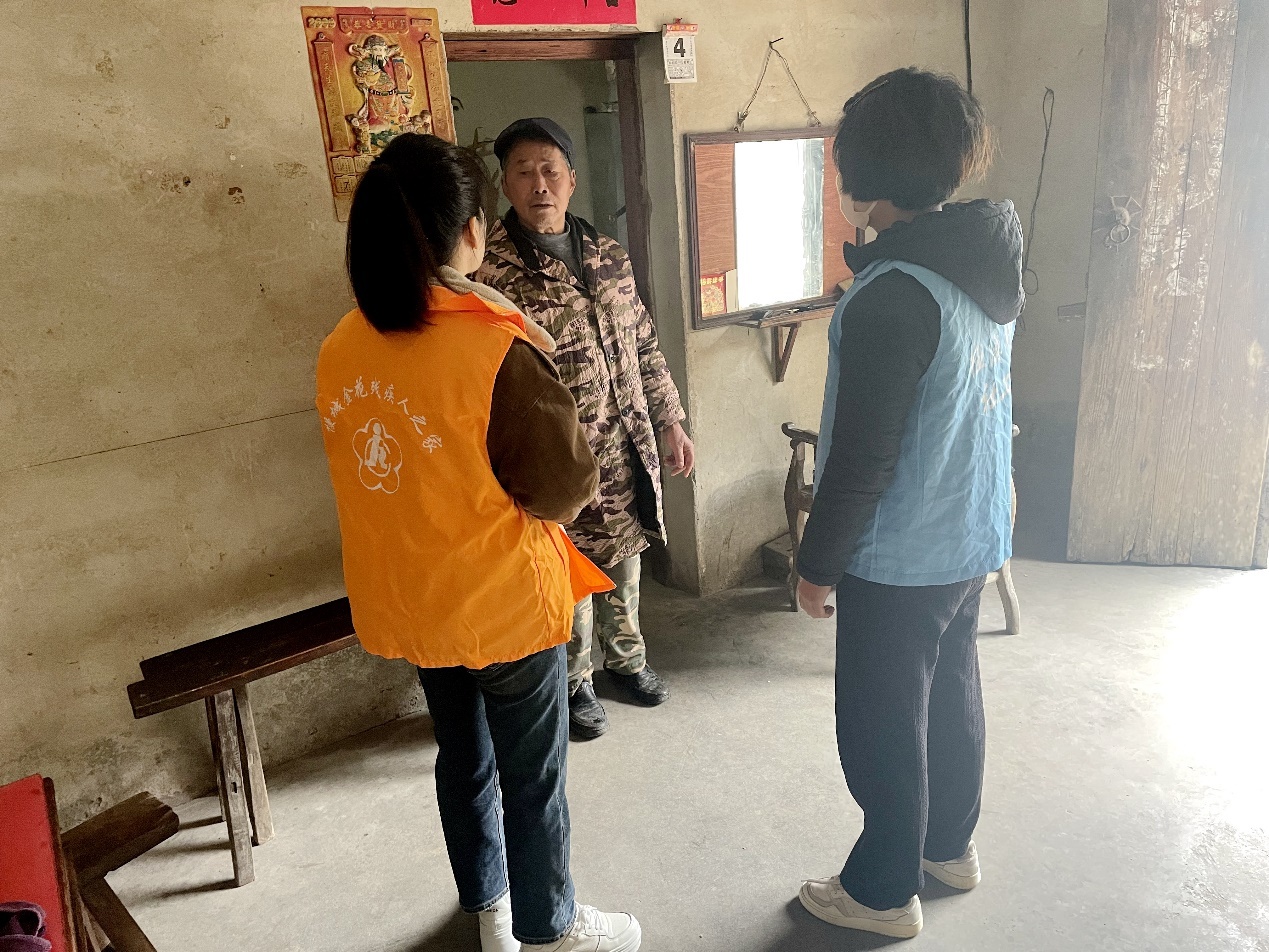 12月10日，南京志愿者为残疾人送去温暖，感动全城  第2张